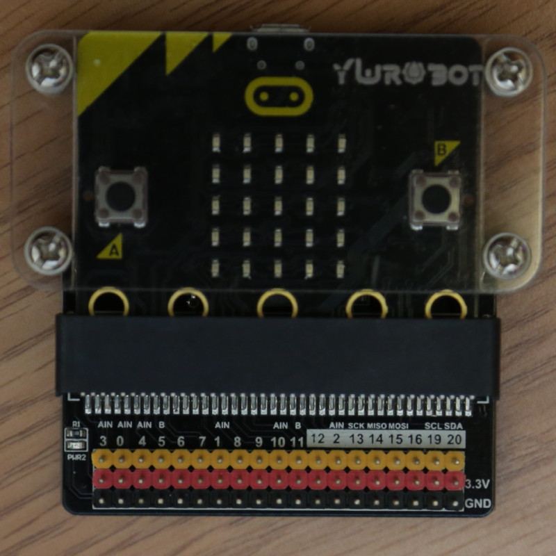 ブレークアウトボードをmicro:bitに接続した写真