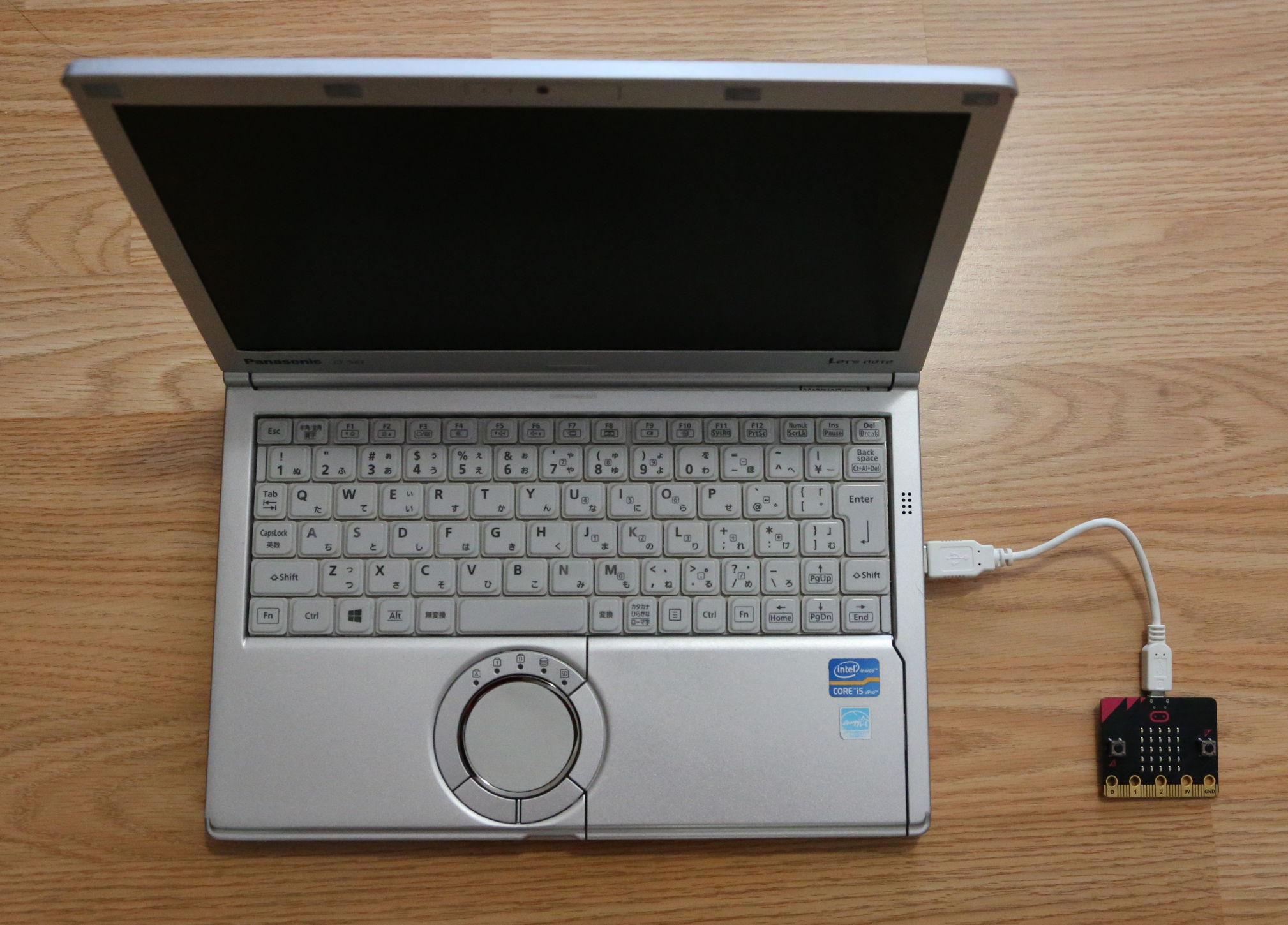 USBでmicro:bitをPCに接続する